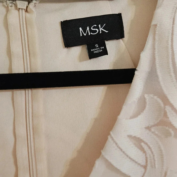 MSK Lace Bell Sleeve Dress - Picture 4 of 6